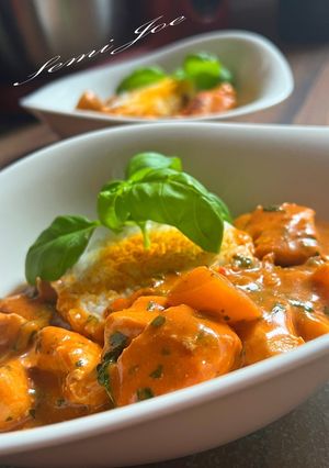 Zdjęcie przepisu KURCZAK W SOSIE CURRY Z MANGO 🥭.