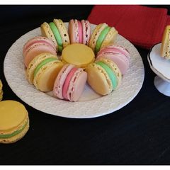 A picture of Lemon & strawberry macarons.