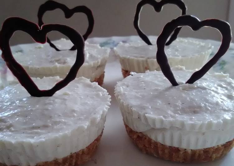 Mini cheesecake con cuore di cioccolato