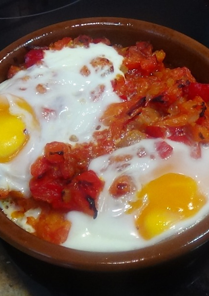 Una foto de Huevos al plato con jamón