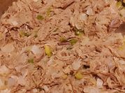 Una foto de buffet de pollo