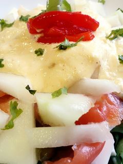 Una foto de Ensalada de Salmón ahumado y Melón con aliño de yogurt