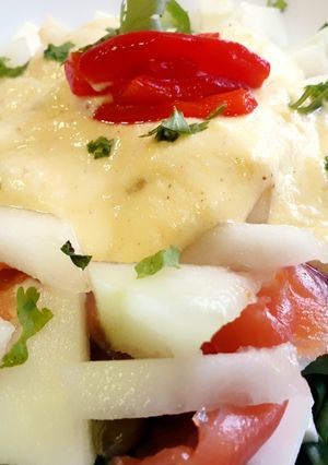 Foto principal de Ensalada de Salmón ahumado y Melón con aliño de yogurt