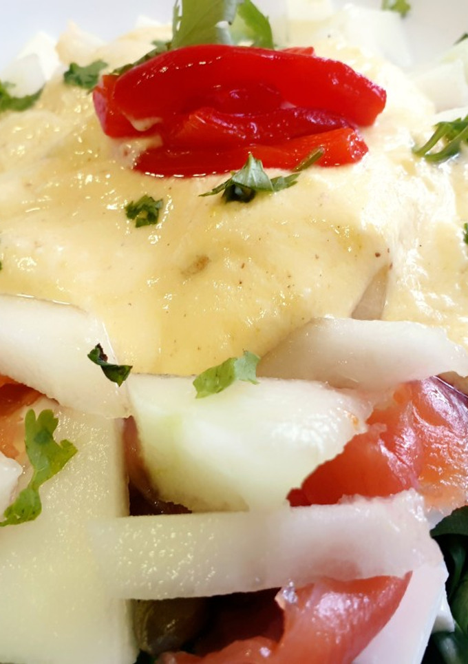 Una foto de Ensalada de Salmón ahumado y Melón con aliño de yogurt