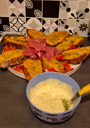 Une photo de Pains 🍞 tomates 🍅 jambon Serrano