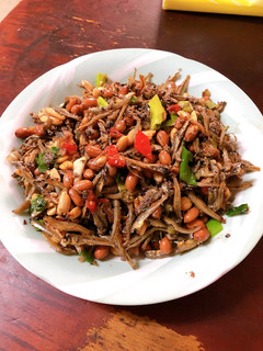 小魚乾辣炒花生 的食譜成品照片