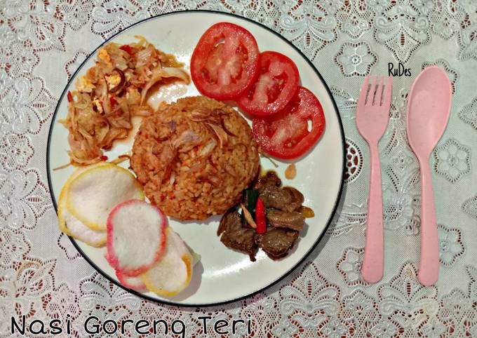 Anti Ribet, Membuat Nasi Goreng Teri Untuk Jualan