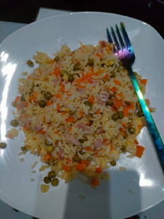 Una foto de Arroz tres delicias