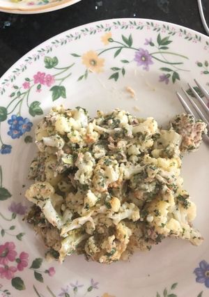 A picture of Cauliflower tuna salad.
