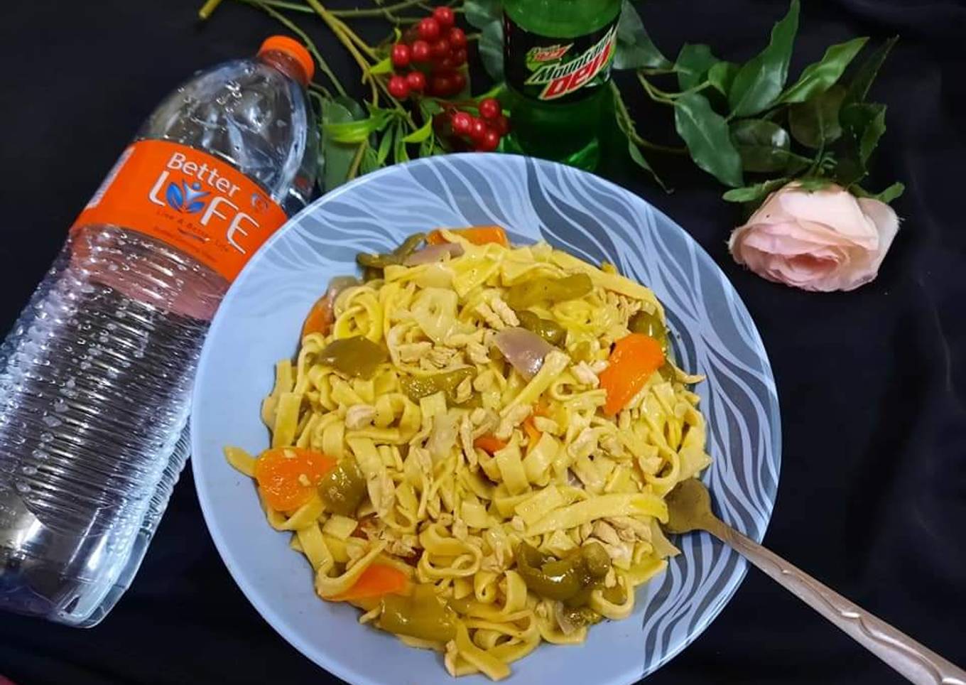 Stir fry noodles mix vege...n chicken