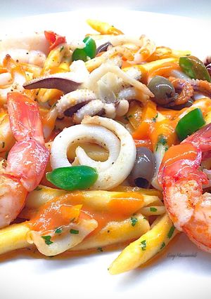 Foto di Fileja con Salsa di Datterini e Zenzero con Pesce