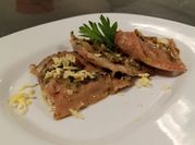 Una foto de pasta rellena de queso de cabra