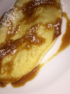 Una foto de Panqueques con salsa de dulce de leche