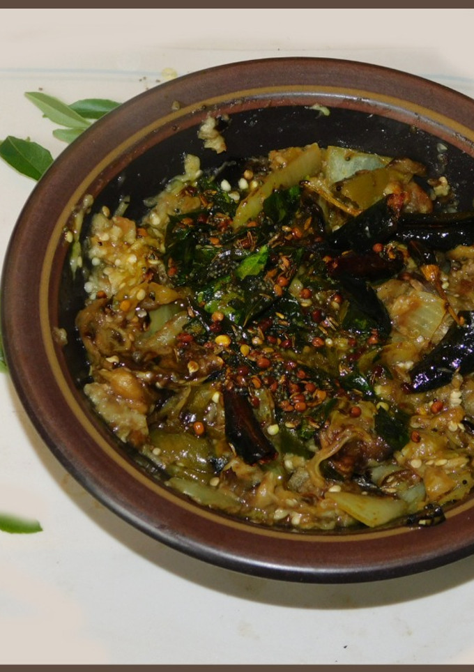 கிராமத்து விருந்து: சுட்ட கத்திரிக்காய் தொகையல்(village style sutta kathirikkai thogayal in tamil) செய்முறை முக்கிய புகைப்படம்