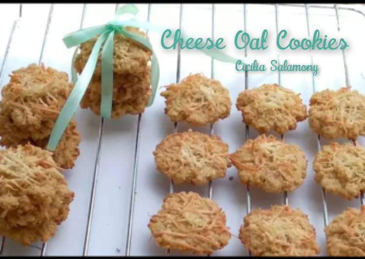 Langkah Mudah untuk Menyiapkan Cheese Oat Cookies, Lezat