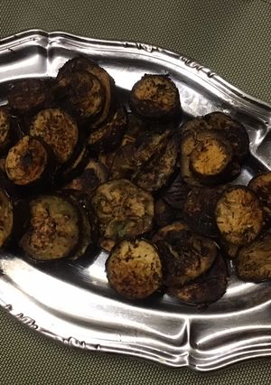 Une photo de Aubergines grillées marinées aux herbes de Provence