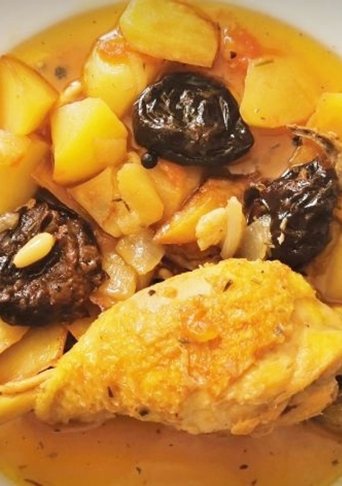 Una foto de Pollo rustido a la Cazuela