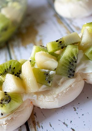 Une photo de Pavlova poire kiwi
