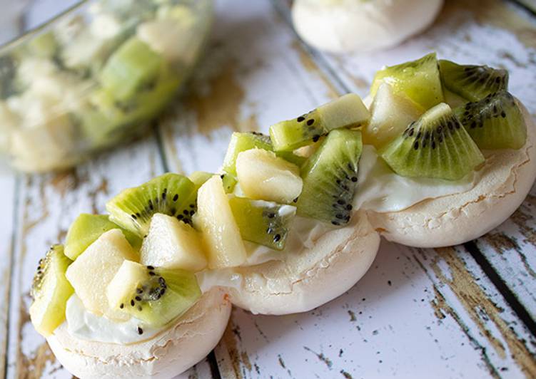 Comment Servir Pavlova poire kiwi