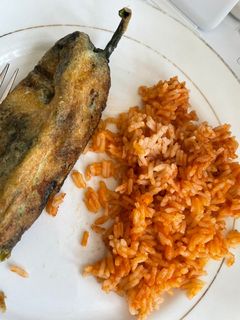 Una foto de Chiles rellenos