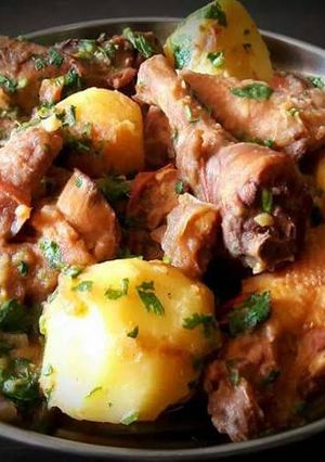 A picture of Chicken and potatoes stew.