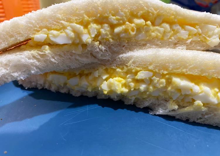 Bagaimana Menyiapkan Sandwich egg mayo rumahan yang Bisa Manjain Lidah