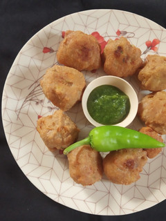 ફરાળી બટાકા વડા (Farali Bataka Vada Recipe In Gujarati) રેસીપી મુખ્ય ફોટો