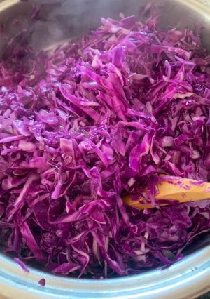 A picture of Tangy Red Cabbage.