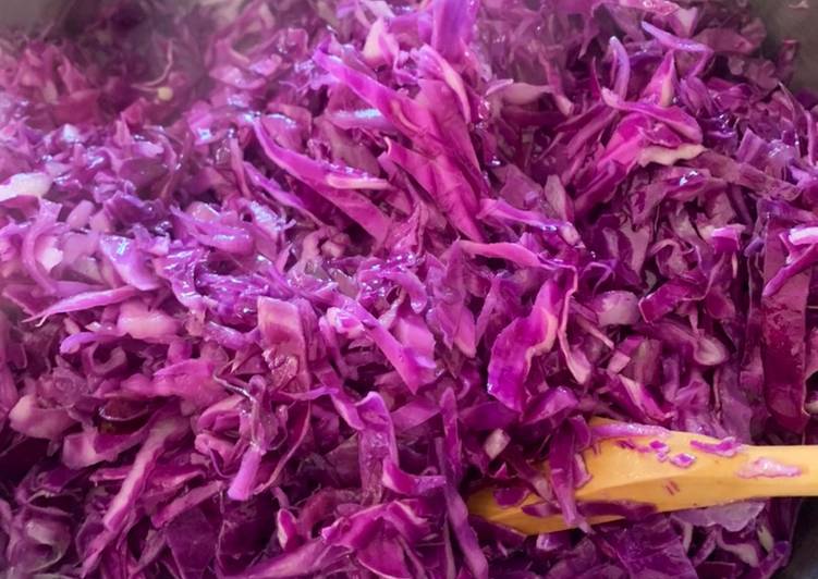 Steps to Make Homemade Tangy Red Cabbage