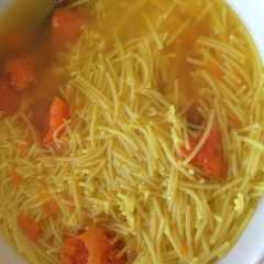 Una foto de Sopa de pollo