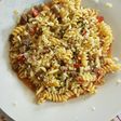 Fideos tirabuzón al strogonoff