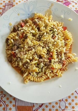 Una foto de Fideos tirabuzón al strogonoff