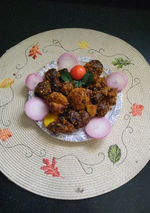 ભરેલા રીંગણ,બટાકા ડુંગળી નુ શાક (Stuffed Brinjal Potato Onion Shak Recipe In Gujarati) રેસીપી મુખ્ય ફોટો