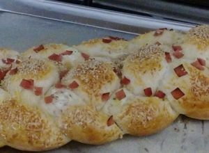 Una foto de Trenza rellena de queso