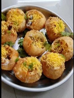 दहीं पूरी(dahi puri recipe in hindi) रेसिपी मुख्य फोटो