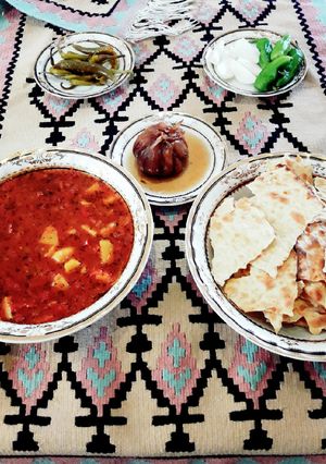 عکسی از دستور اشکنه گوجه با روغن محلی