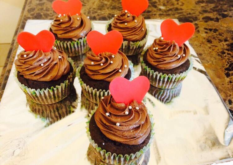 Chocolate cupcakes with chocolate frosting