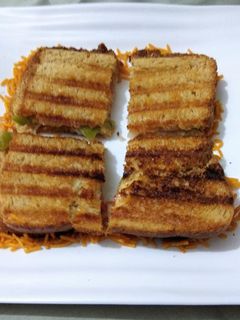मेयोनेज़ सैंडविच (Mayonnaise sandwich recipe in Hindi) रेसिपी मुख्य फोटो
