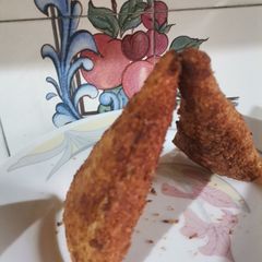 A picture of Bread samosa.