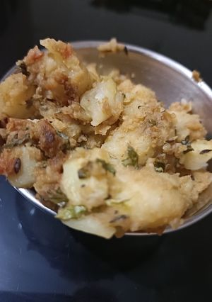 सूखे आलू की सब्जी(aloo ki sukhi sabzi recipe in hindi) रेसिपी मुख्य फोटो