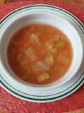Sopa de verduras dietética