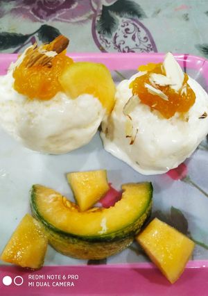 A picture of Muskmelon icecream.