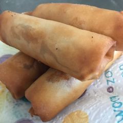A picture of Easy Chicken Spring Roll.