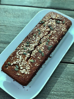 A picture of Date and Oat Cake Without Eggs.