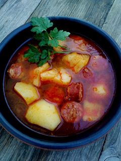 Una foto de Patatas a la riojana