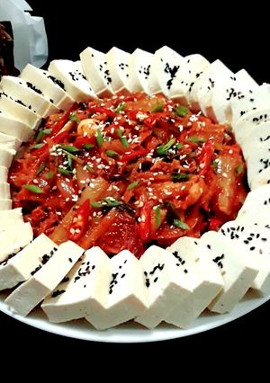 รูปของ เต้าหู้กับกิมจิผัด (เต้าหู้กิมจิ) stir fried pork with kimchi and tofu