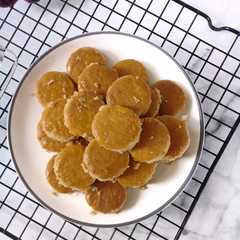 A picture of Kue Kacang.