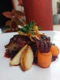 Filete al perejil con papas rústicas