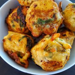 A picture of Aloo Bonda.
