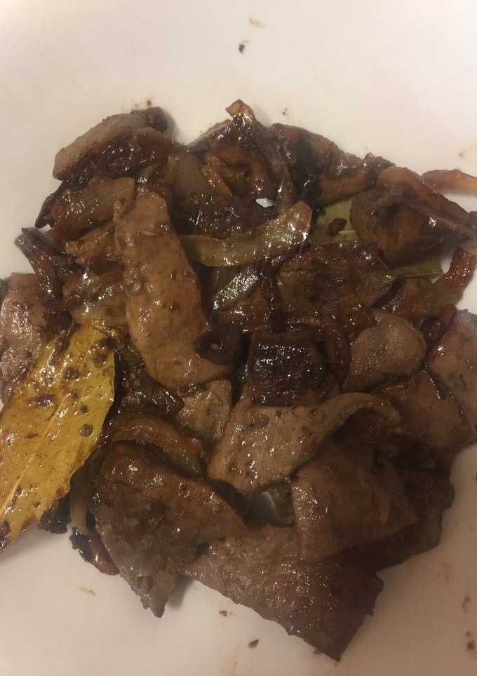 Una foto de Higados encebollados